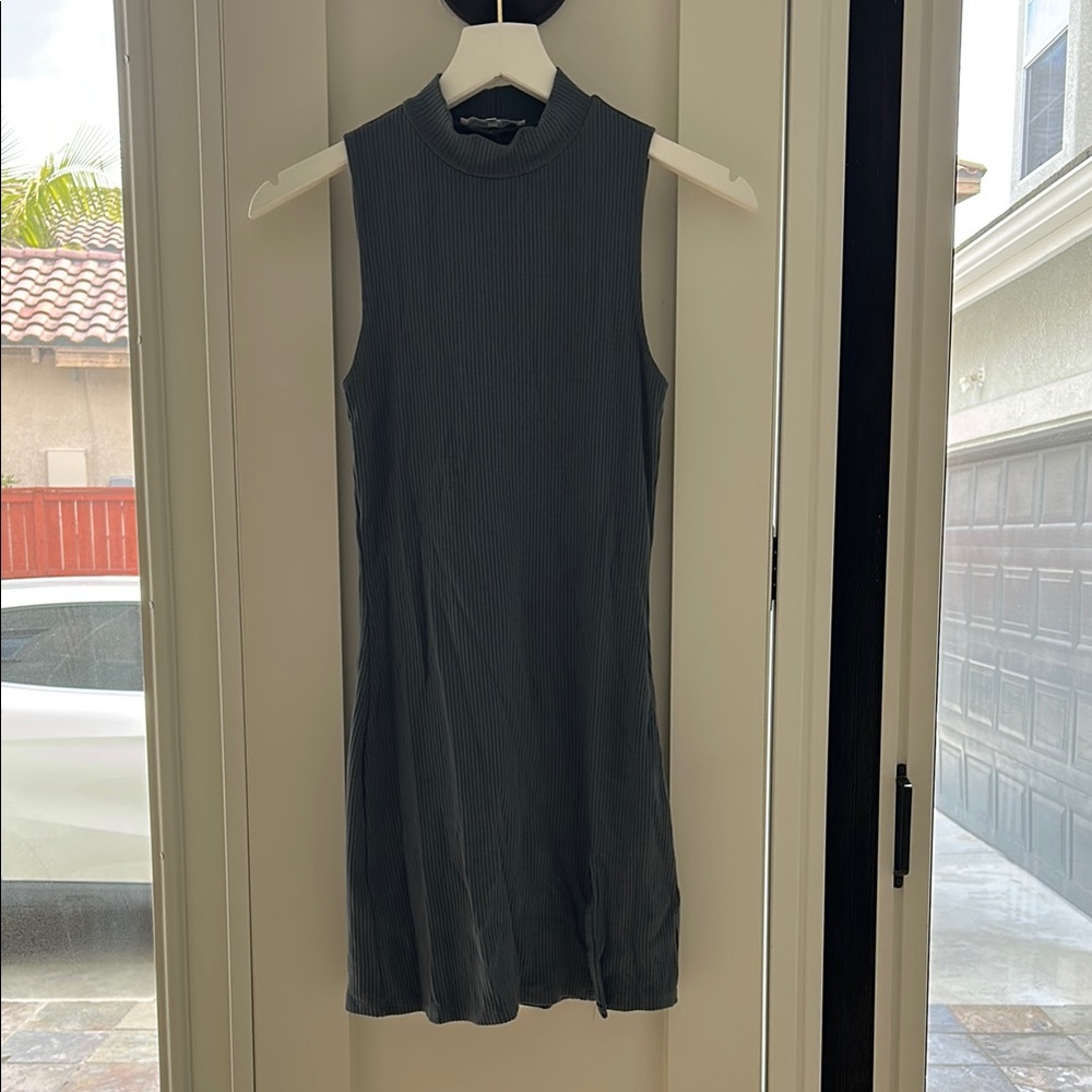 Sleeveless Gray Ribbed Dress